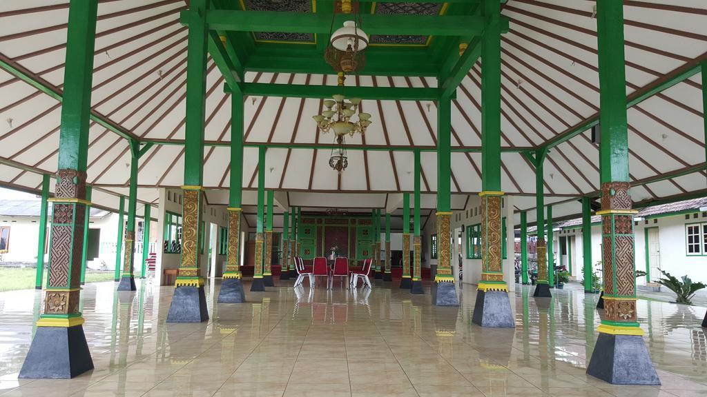 Putri Duyung Guest House Karangpandan Zewnętrze zdjęcie