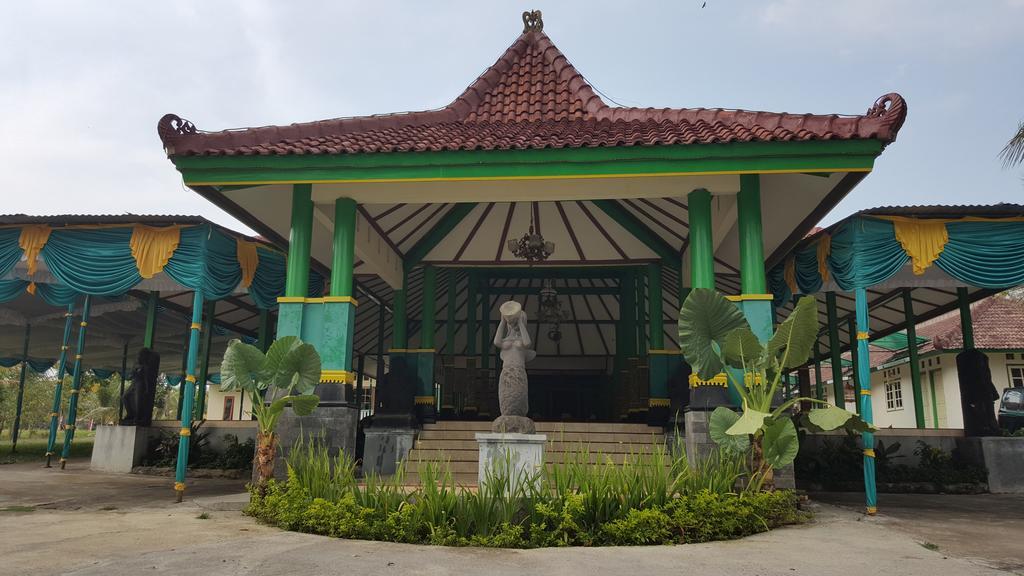 Putri Duyung Guest House Karangpandan Zewnętrze zdjęcie