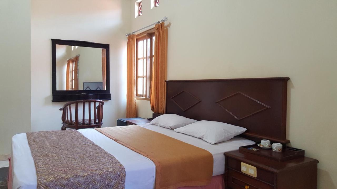 Putri Duyung Guest House Karangpandan Zewnętrze zdjęcie